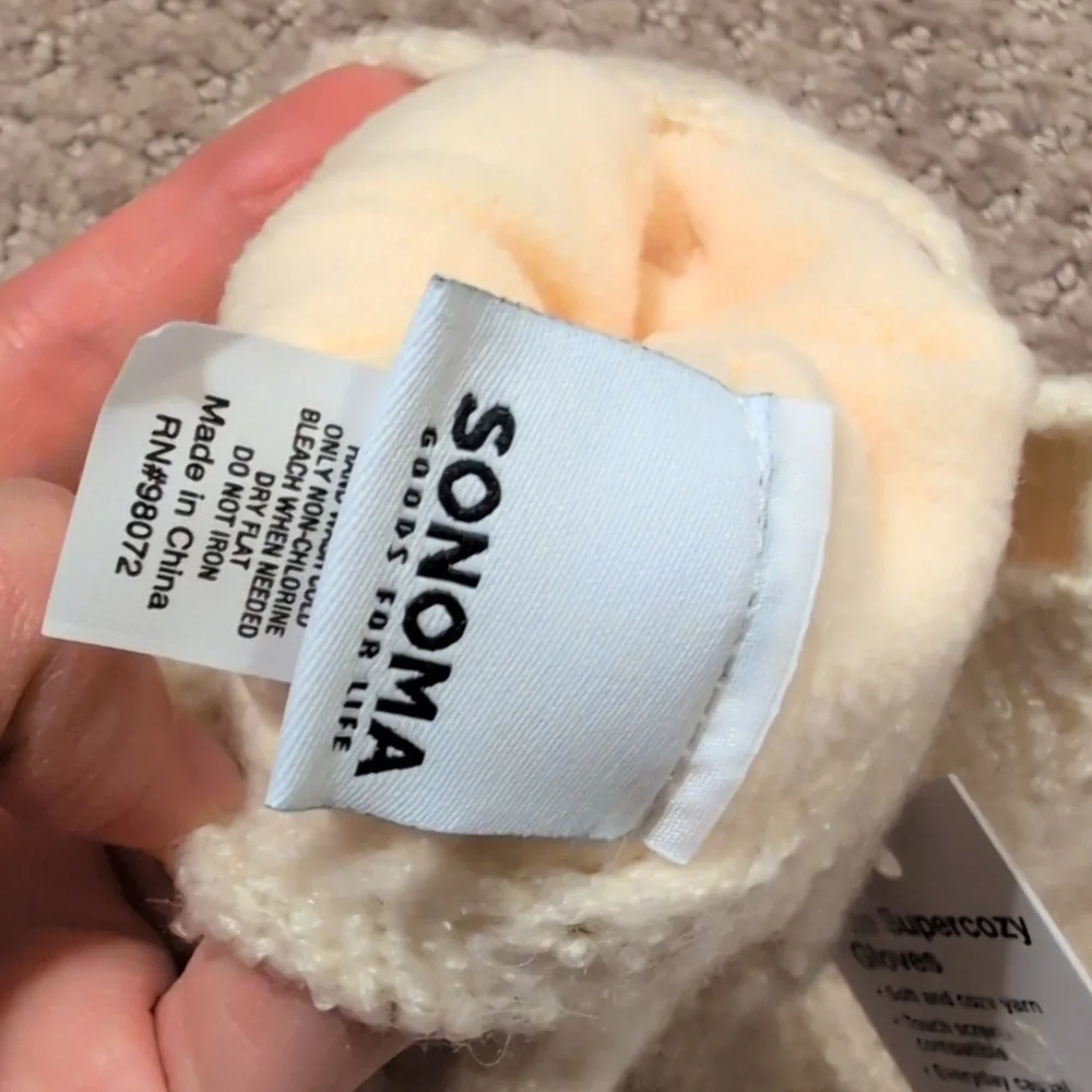 Sonoma Supercozy White Gloves NWT
